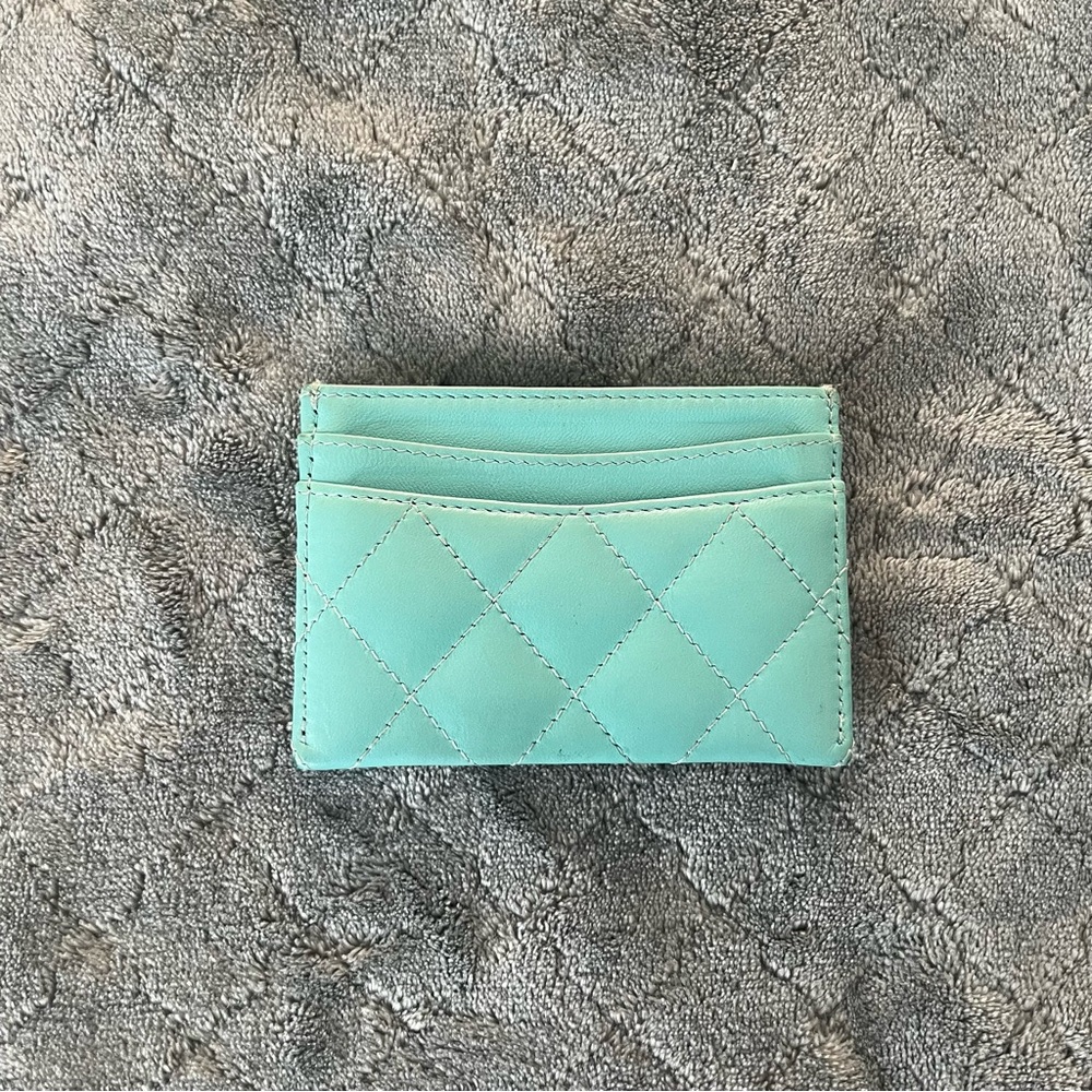 CHANEL Quilted Card‎ Holder Turquoise lamb skin limited edition black hardware - Picture 2 of 6